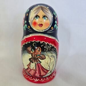 Matryoshka Russian Nesting Doll Set of 5 Beautifully Painted 5.5"-1.5"